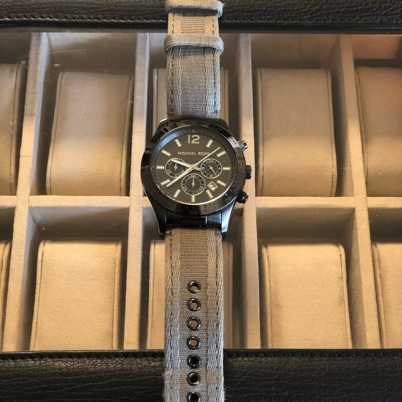 Michael Kors Watch - Picture 4 of 7